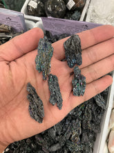 Load image into Gallery viewer, Silicon Carbide Raw