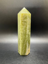 Load image into Gallery viewer, Green Onyx Point