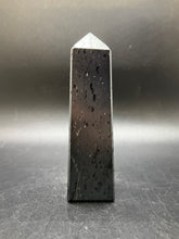 Load image into Gallery viewer, Hematite Point