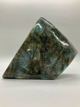Load image into Gallery viewer, Labradorite Freeform