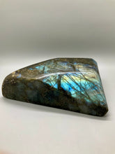 Load image into Gallery viewer, Labradorite Freeform