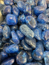 Load image into Gallery viewer, Crackle Quartz Tumbled (Blue) - 4 Stones