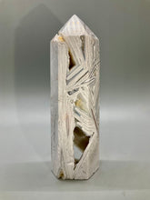 Load image into Gallery viewer, White Lace Agate Point