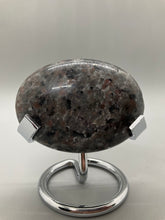 Load image into Gallery viewer, Yooperlite Fluorescent Palm Stone