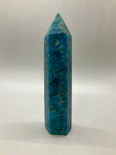 Load image into Gallery viewer, Apatite Point