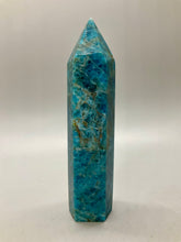 Load image into Gallery viewer, Apatite Point