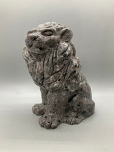Load image into Gallery viewer, Yooperlite Fluorescent Lion Carving