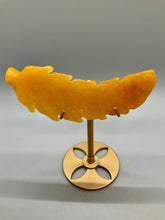 Load image into Gallery viewer, Yellow Calcite Leaf Carving