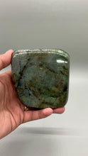 Load and play video in Gallery viewer, Labradorite Freeform