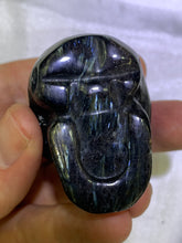 Load image into Gallery viewer, Astrophyllite Skull