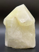 Load image into Gallery viewer, Yellow Ray Crystal Generator Point