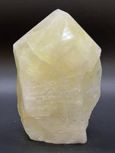 Load image into Gallery viewer, Yellow Ray Crystal Generator Point