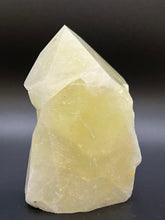 Load image into Gallery viewer, Yellow Ray Crystal Generator Point