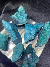 Load image into Gallery viewer, Amethyst Cluster Green (Dyed)