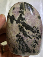 Load image into Gallery viewer, Lepidolite Cut Based