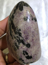 Load image into Gallery viewer, Lepidolite Cut Based