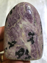 Load image into Gallery viewer, Lepidolite Cut Based