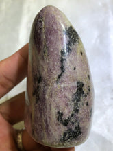 Load image into Gallery viewer, Lepidolite Cut Based