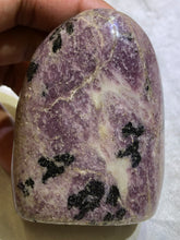 Load image into Gallery viewer, Lepidolite Cut Based
