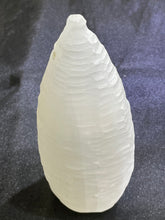 Load image into Gallery viewer, Selenite Lamp