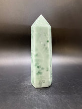 Load image into Gallery viewer, Snowflake Jade Point