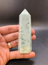 Load image into Gallery viewer, Snowflake Jade Point