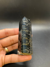 Load image into Gallery viewer, Blue Tiger's Eye Point