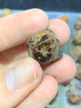 Load image into Gallery viewer, Hessonite Garnet Rough