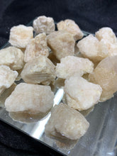 Load image into Gallery viewer, Morganite Raw