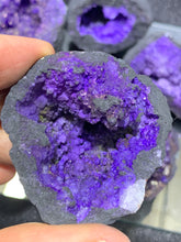 Load image into Gallery viewer, Chalcedony Geode