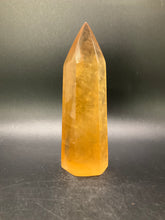 Load image into Gallery viewer, Yellow Calcite Point