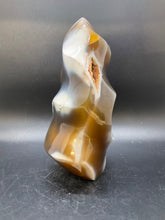 Load image into Gallery viewer, White Dragon Agate Flame