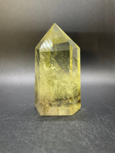 Load image into Gallery viewer, Lemon Quartz Points