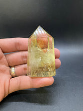 Load image into Gallery viewer, Lemon Quartz Points