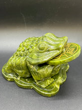 Load image into Gallery viewer, Jade Fortune Toad