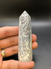 Load image into Gallery viewer, Dendritic Opal Point