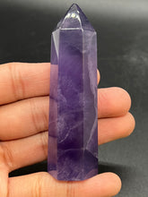 Load image into Gallery viewer, Violet Blue Fluorite Point