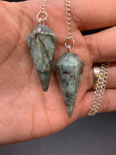 Load image into Gallery viewer, Emerald Pendulum