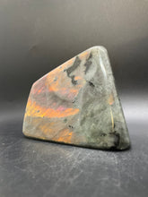 Load image into Gallery viewer, Labradorite Freeform