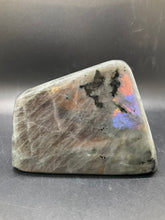 Load image into Gallery viewer, Labradorite Freeform