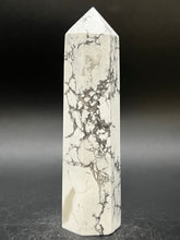 Load image into Gallery viewer, Howlite Point