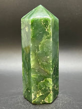 Load image into Gallery viewer, Nephrite Jade Point