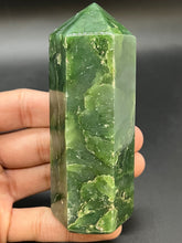 Load image into Gallery viewer, Nephrite Jade Point