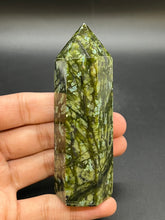 Load image into Gallery viewer, Himalayan Green Jasper Point