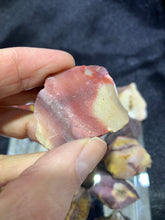 Load image into Gallery viewer, Mook Jasper Raw - 4 Stones