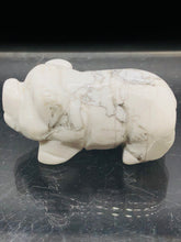 Load image into Gallery viewer, Howlite Pig