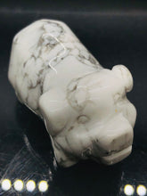 Load image into Gallery viewer, Howlite Pig