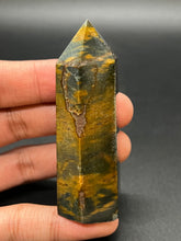 Load image into Gallery viewer, Blue Tiger's Eye Point