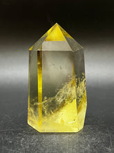 Load image into Gallery viewer, Lemon Quartz Points