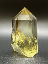 Load image into Gallery viewer, Lemon Quartz Points